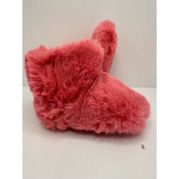 Reseller Bundle of 10 Pairs - Cat & Jack Girls’ Fuzzy Slippers – Small (5/6) - Picture 7 of 8